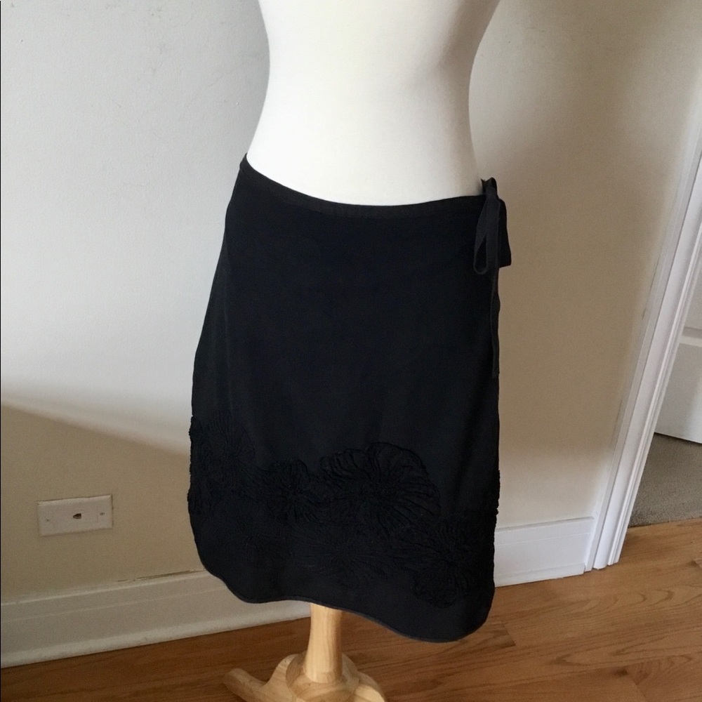Max Studio cotton skirt with embroidery Size 2